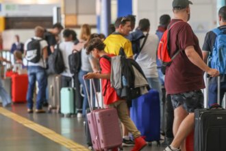 pilotos-e-comissarios-podem-entrar-em-greve-a-partir-de-1o-de-janeiro