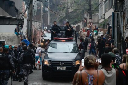 deputado-vai-a-justica-para-derrubar-gratificacao-faroeste-no-rio