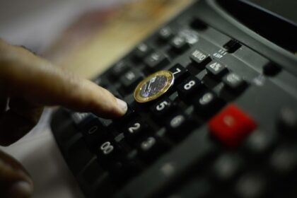 governo-central-registra-deficit-de-r$-20,2-bilhoes-em-novembro