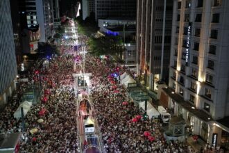 reveillon-na-avenida-paulista-teve-musica-e-fogos-silenciosos