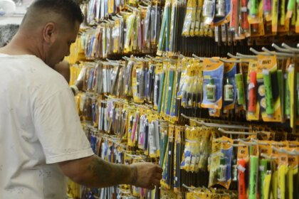 preco-de-material-escolar-pode-variar-ate-276%-nas-papelarias-de-sp