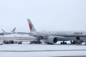 tempestade-goretti:-nevascas-cancelam-centenas-de-voos-na-europa