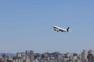 preco-medio-das-passagens-aereas-cai-20%-em-novembro