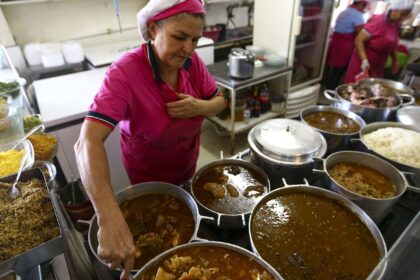 cresce-contratacao-de-pessoas-50+-no-comercio-e-nos-servicos-em-sp