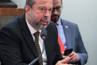 brasil-busca-ampliar-com-sauditas-parcerias-em-minerais-criticos