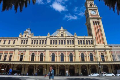 segunda-de-ceu-claro,-sol-e-sensacao-de-calor-na-capital-paulista