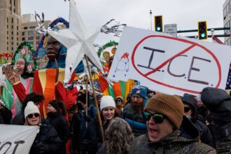 conheca-o-ice:-policia-migratoria-de-trump-alvo-de-protestos-nos-eua