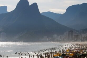 turismo-brasileiro-tem-faturamento-recorde-de-r$-185-bi-em-2025