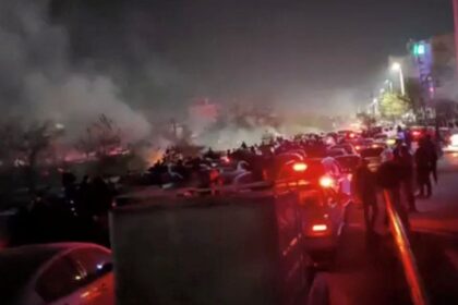 protestos-no-ira-diminuem-apos-forte-repressao,-dizem-moradores