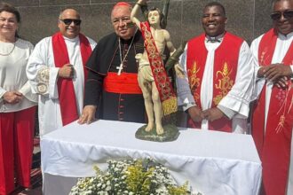 imagem-peregrina-do-padroeiro-do-rio-visita-o-cristo-redentor