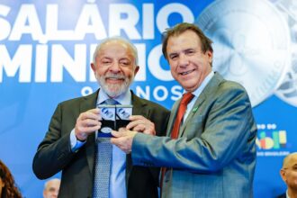 lula-diz-que-salario-minimo-e-baixo,-mas-aponta-importancia-de-direito