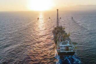 petrobras-supera-projecoes-e-tem-producao-recorde-em-2025