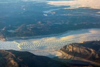 trump-quer-tarifar-paises-europeus-contrarios-a-compra-da-groenlandia