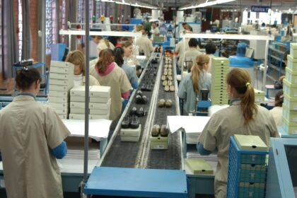 faturamento-da-industria-sobe,-mas-emprego-cai-pelo-terceiro-mes