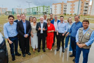 lula-entrega-1.276-unidades-do-minha-casa,-minha-vida-no-rs