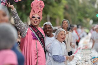 aniversario-da-capital-sp-e-comemorado-com-tradicional-bolo-do-bixiga