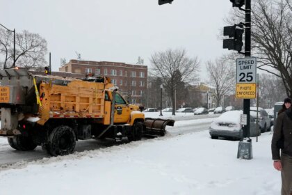 eua:-tempestade-deixa-670-mil-sem-energia-e-cancela-milhares-de-voos