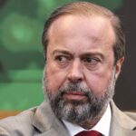 ministro-cobra-solucao-para-vazamento-de-agua-em-minas-da-vale