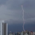 temporal-em-sao-paulo-provoca-alagamentos-e-quedas-de-arvores