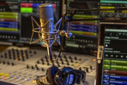 radio-mec-e-nacional-tem-crescimento-historico-de-audiencia-em-2025