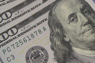 dolar-cai-para-r$-5,19-e-continua-no-menor-valor-em-20-meses