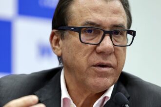 marinho-diz-que-juros-pesaram-mais-que-tarifaco-no-emprego-em-2025