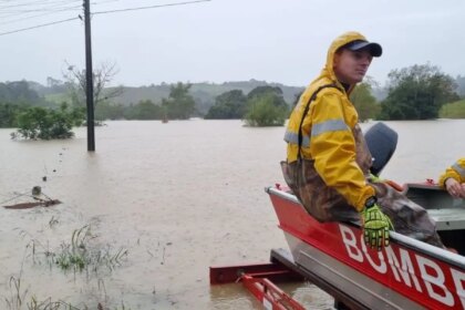 ciclone-extratropical-se-intensifica-em-santa-catarina