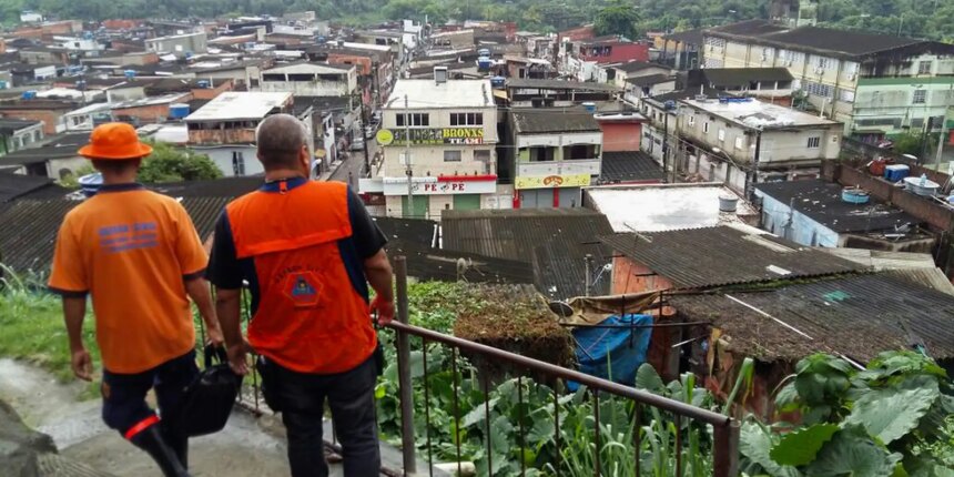 tempestade-atinge-o-guaruja,-causa-alagamentos-e-deixa-12-desabrigados