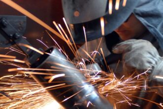 cni:-faturamento-da-industria-fica-estagnado-em-2025