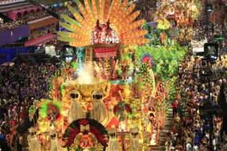 principio-de-incendio-atinge-barracao-da-grande-rio