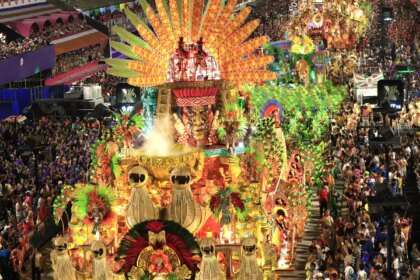 principio-de-incendio-atinge-barracao-da-grande-rio