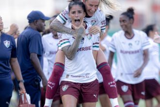 com-gol-no-fim,-fluminense-bate-vitoria-pelo-brasileirao-feminino