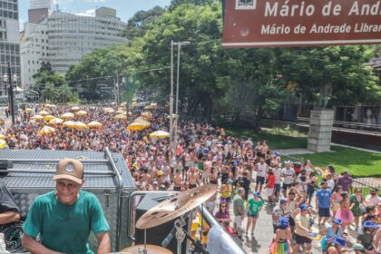 centro-de-sao-paulo-tem-axe-e-outras-surpresas-no-domingo-de-carnaval