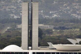 lula-sanciona,-com-vetos,-reajuste-salarial-para-cargos-do-legislativo