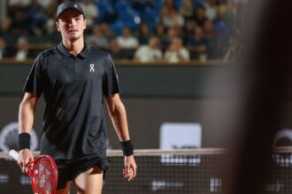 rio-open:-joao-fonseca-mira-final-nas-duplas-apos-queda-em-simples