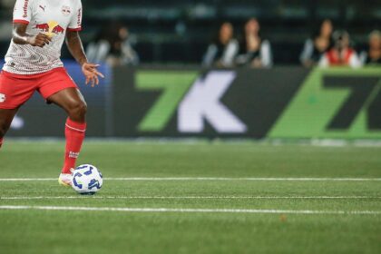 ministerios-repudiam-ato-de-machismo-contra-arbitra-no-brasileirao