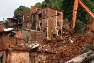 mg:-numero-de-mortes-sobe-para-65;-quatro-pessoas-seguem-desaparecidas