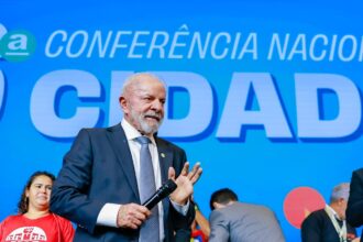 lula-critica-zema-por-nao-usar-r$-3,5-bi-em-obras-de-prevencao-a-chuva
