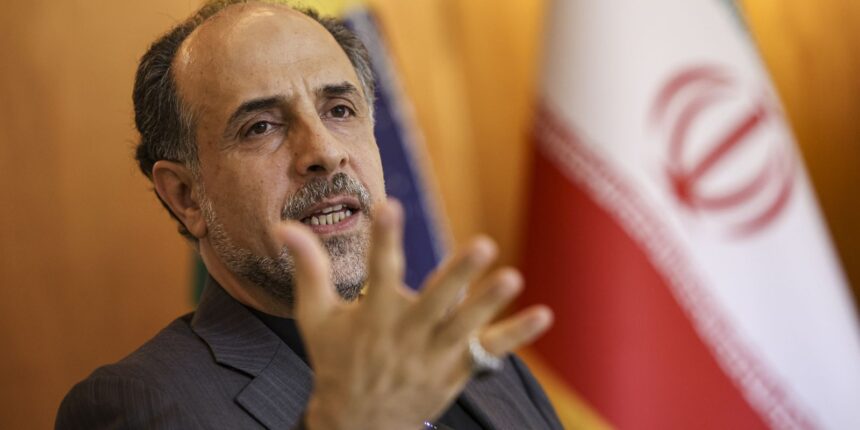 embaixador-do-ira:-eua-evitam-acordo-e-trump-se-acha-rei-do-mundo”