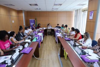 fim-da-escala-6×1:-proposta-pode-aliviar-dupla-jornada-das-mulheres