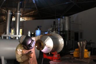 faturamento-da-industria-sobe-2,3%-em-janeiro,-mas-esta-abaixo-de-2025