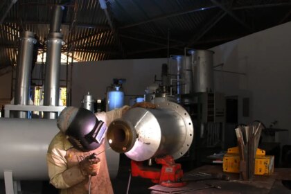 faturamento-da-industria-sobe-2,3%-em-janeiro,-mas-esta-abaixo-de-2025