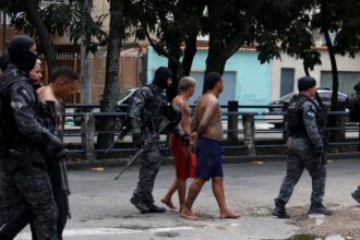 mais-dez-policiais-sao-denunciados-por-crimes-na-operacao-contencao