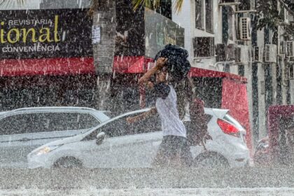 df-e-10-estados-tem-alerta-laranja-de-chuva-neste-sabado