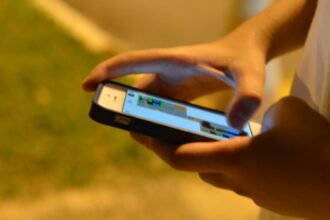 rolagem-infinita-sera-proibida-ao-publico-infantil-nas-redes