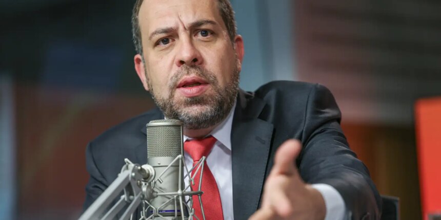 negociamos-com-os-caminhoneiros,-diz-boulos-sobre-greve-da-categoria