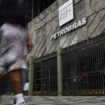 petrobras-diz-entregar-todo-o-combustivel-produzido-nas-refinarias