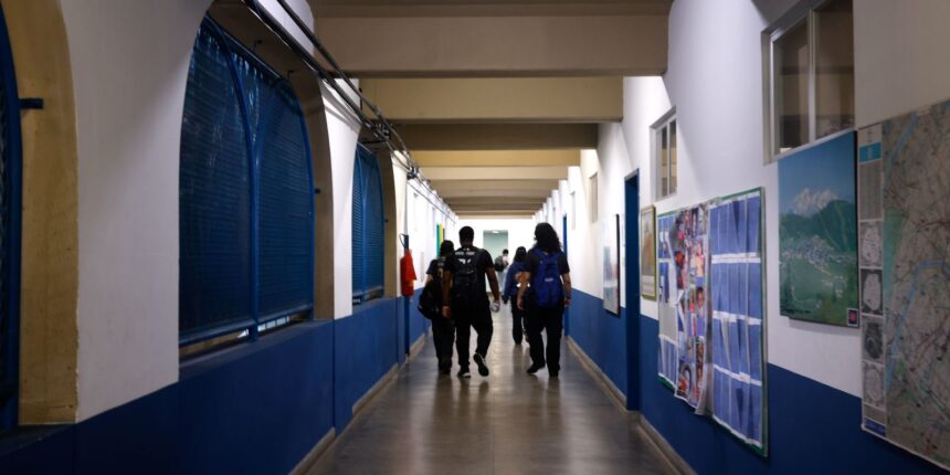 ibge:-quatro-em-cada-dez-adolescentes-ja-sofreram-bullying-na-escola