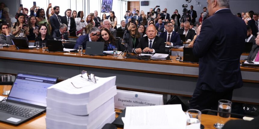 relatorio-da-cpmi-do-inss-pede-indiciamento-de-216-pessoas