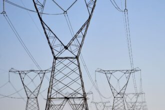 aneel-leiloa-cinco-lotes-de-linhas-de-transmissao-de-energia